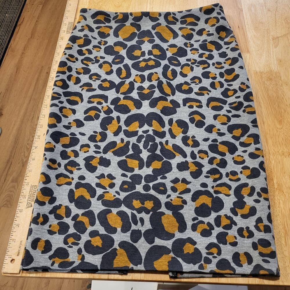 Knit H&M Grey Leopard Print Knee Length Pencil Invisible Zipper Small 30" Waist - Picture 2 of 10